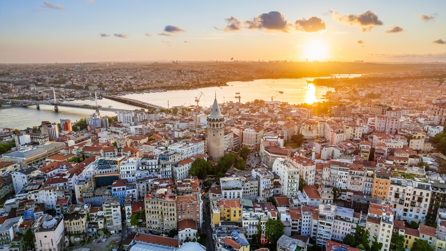 İstanbul’u Bir Yerli Gibi Deneyimlemek: Seyahat Rehberi