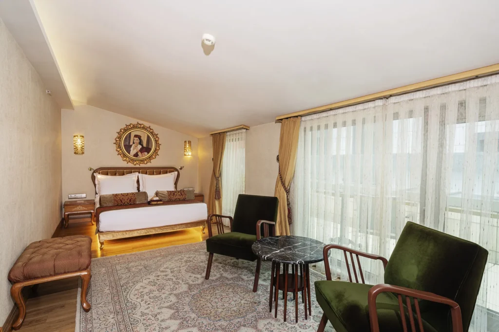 Teras Balkonlu Deluxe Çift Kişilik Oda