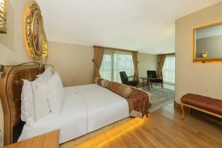 Teras Balkonlu Deluxe Çift Kişilik Oda