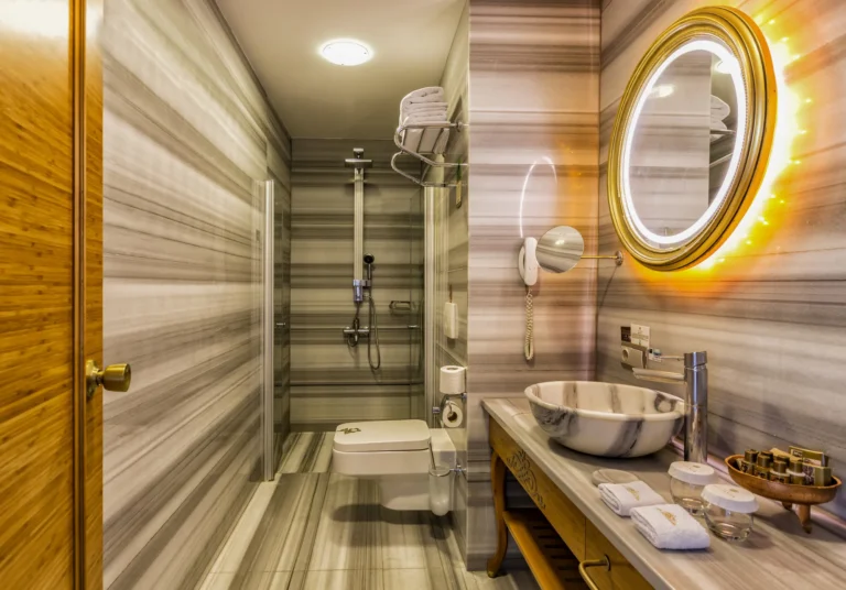 Teras Balkonlu Deluxe Çift Kişilik Oda