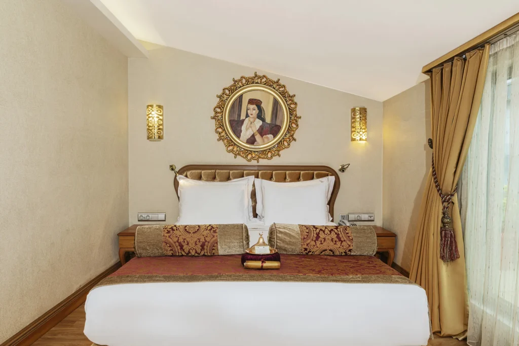 Teras Balkonlu Deluxe Çift Kişilik Oda