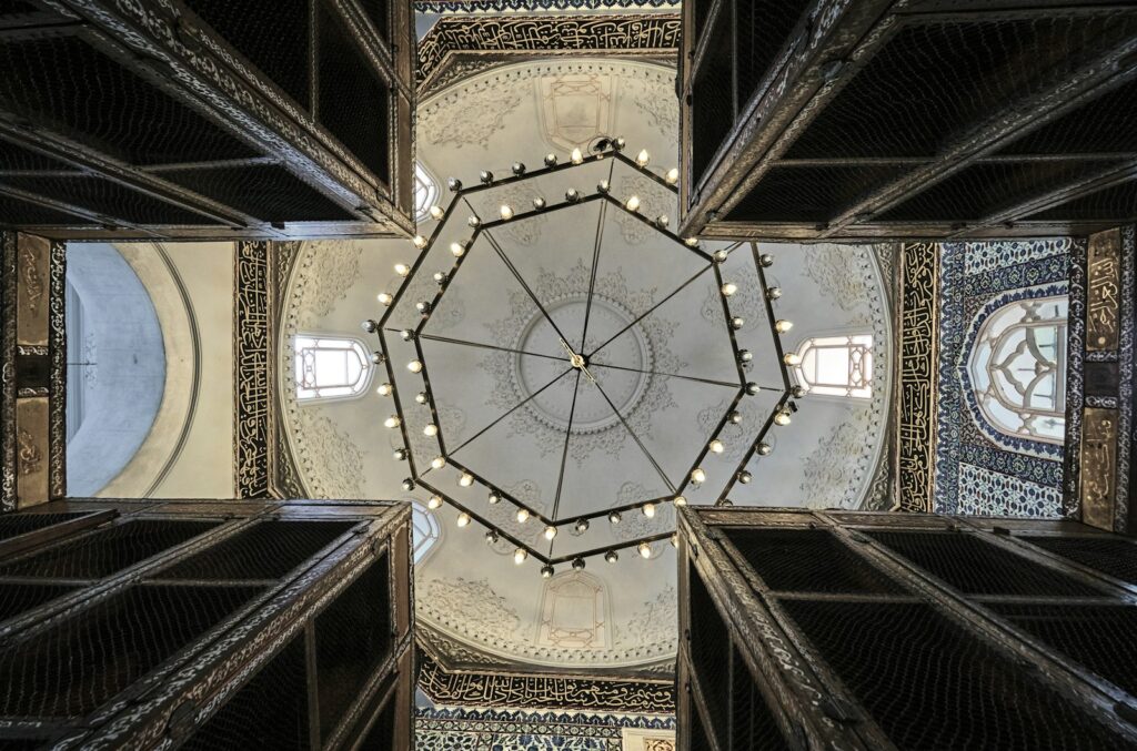 Ayasofya’nın Büyüsünü Saygıyla Deneyimlemek